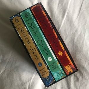 Shadow & Bone Box Set